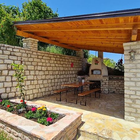 Village Home Next To The Sea Saranda Extérieur photo