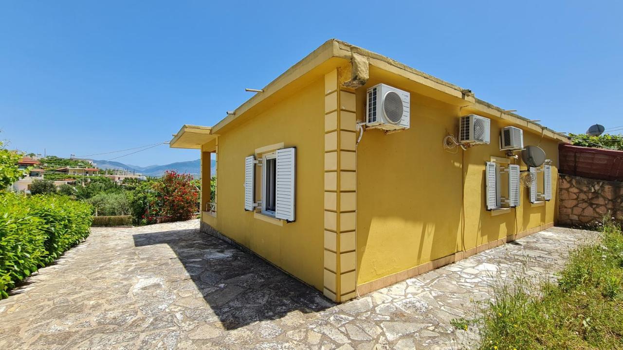 Village Home Next To The Sea Saranda Extérieur photo
